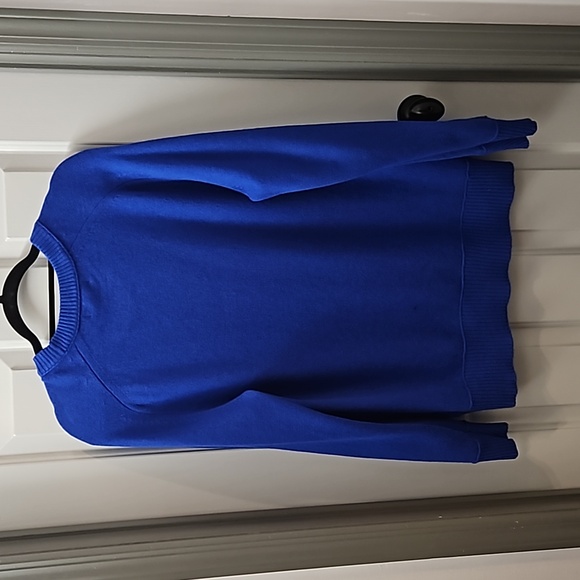 Banana Republic Royal Blue Crewneck Sweater banana republic worn 1x - Picture 3 of 3